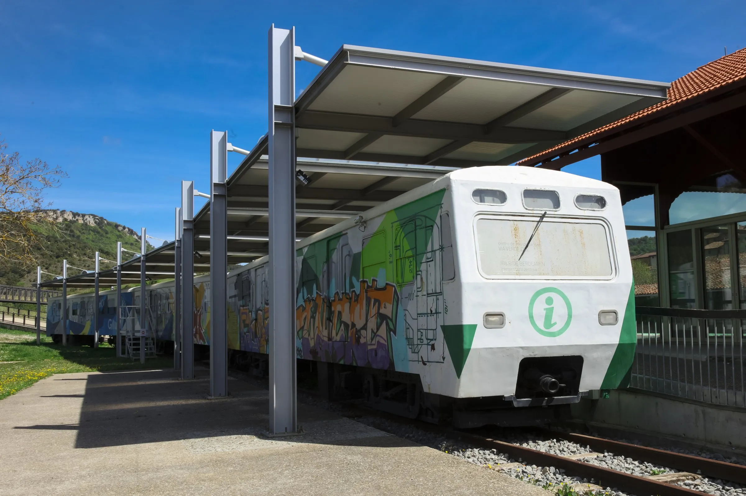 El trenico recreado en Antoñana, sede del Centro del Ferrocarril Vasco-Navarro